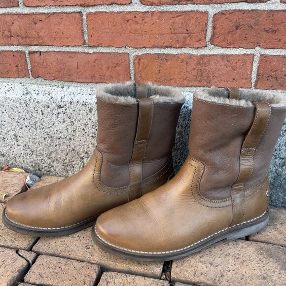 Frye Celia Short Shearling Boot - Size 8.5 - Picture 1 of 6